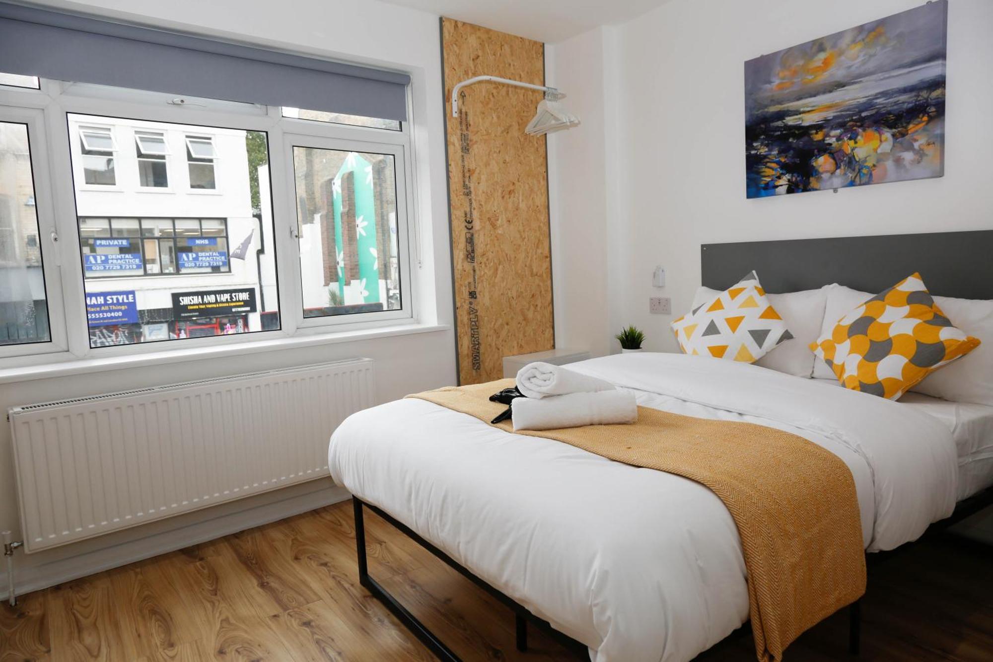 New Luxury In Next To Shops, Cafes, Bars & Metro * Londra