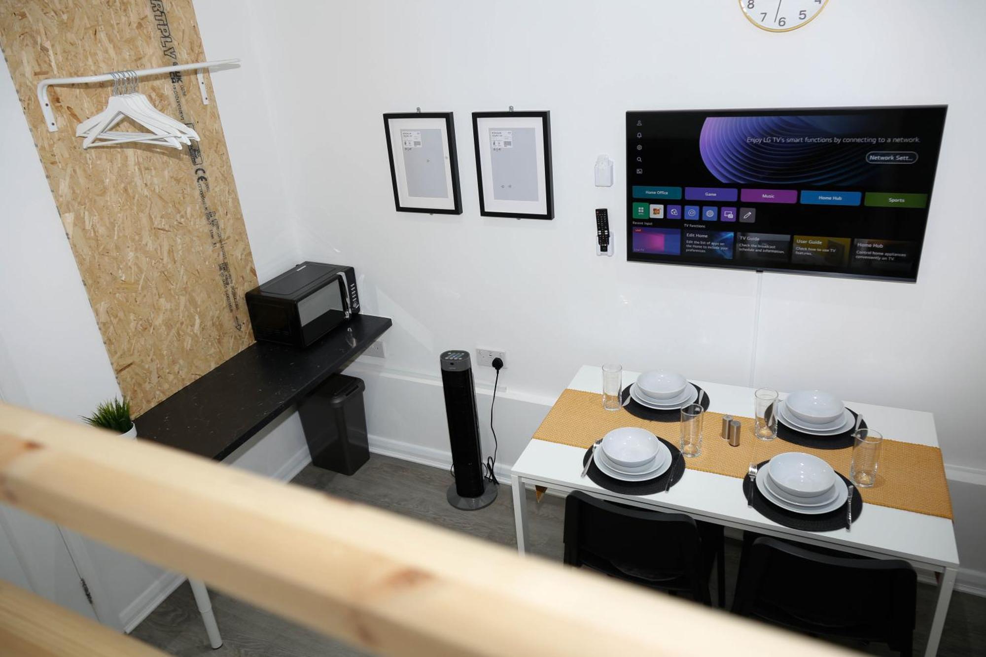 Apartament New Luxury In Next To Shops, Cafes, Bars & Metro Londra
