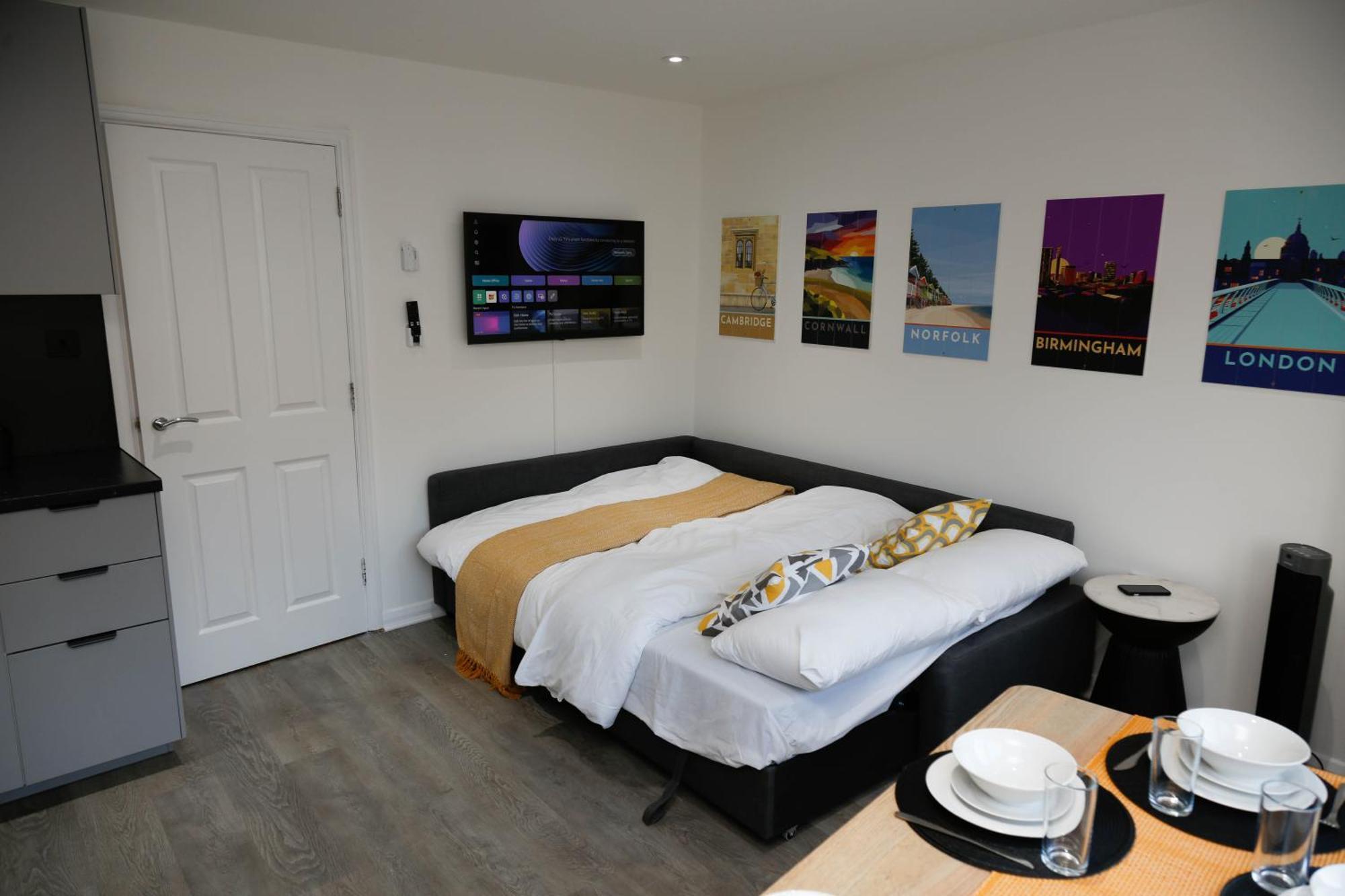 Apartament New Luxury In Next To Shops, Cafes, Bars & Metro