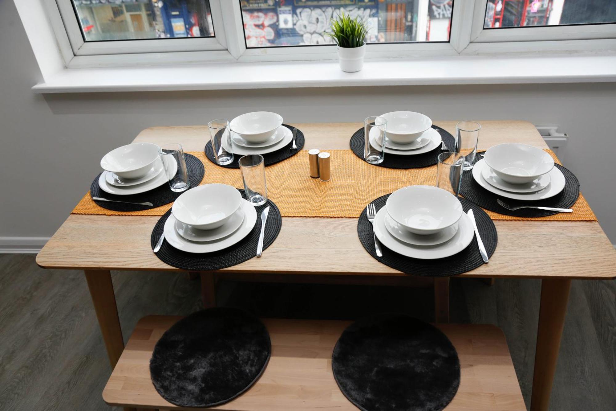 Apartament New Luxury In Next To Shops, Cafes, Bars & Metro *
